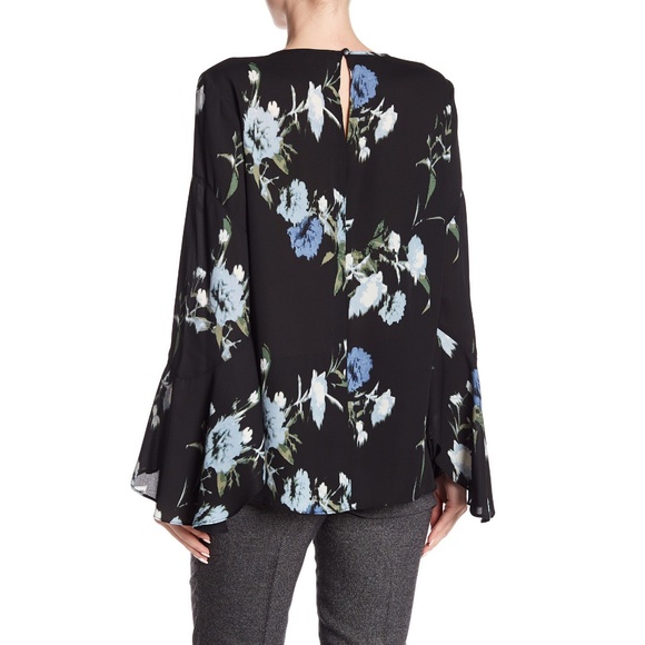 NWT Vince Camuto Windswept Bell Sleeve Blouse Top - Picture 2 of 2